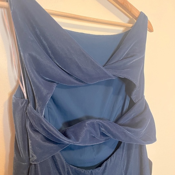 NWT Gal Meets Glam Christine Blue 
Velvet Dress Size 10 - Picture 7 of 14